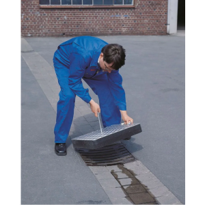 Pokrov kanala z zaklepom iz aluminijaste nosilne plošče, 625 x 625 mm