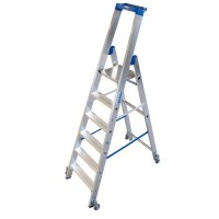 Aluminjasta stopničasta lestev, s koleščki in 2 varnostnima pasovoma, 6 stopnic