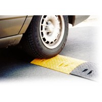 Hitrostna ovira, sredinski del, rumena, prevozna do hitrosti 10 km/h, višina 75 mm