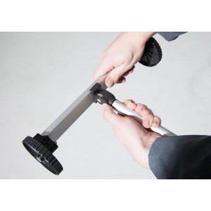 Magnetna metla z nastavljivim teleskopskim ročajem, kolesa